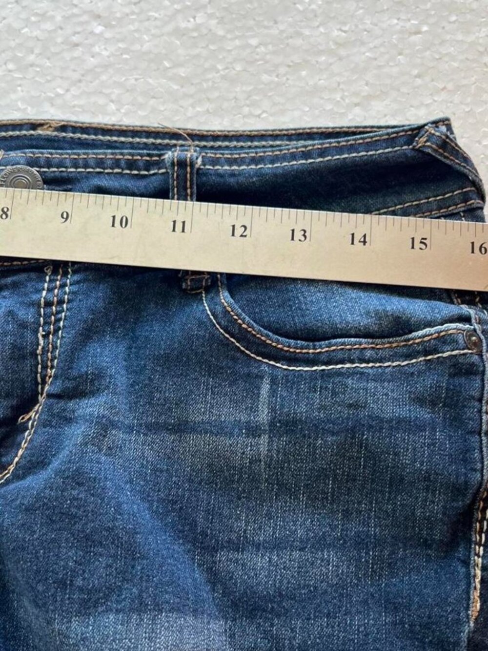 WallFlower Women’s Size 9 Long Bootcut Stretch Jeans | Medium Wash - Picture 6 of 7